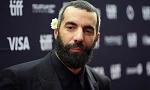 Ρομέν Γαβράς: «Ισως να αρχίσουμε να πετάμε ανθρώπους στο ηφαίστειο…»
